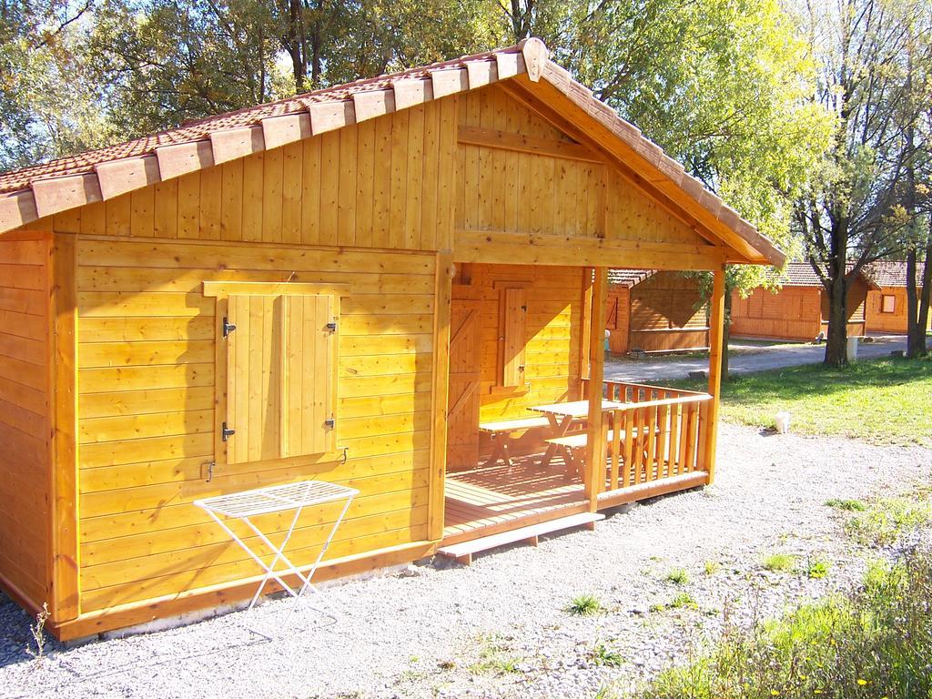 Camping La Motte Flottante La Freissinouse Exterior foto