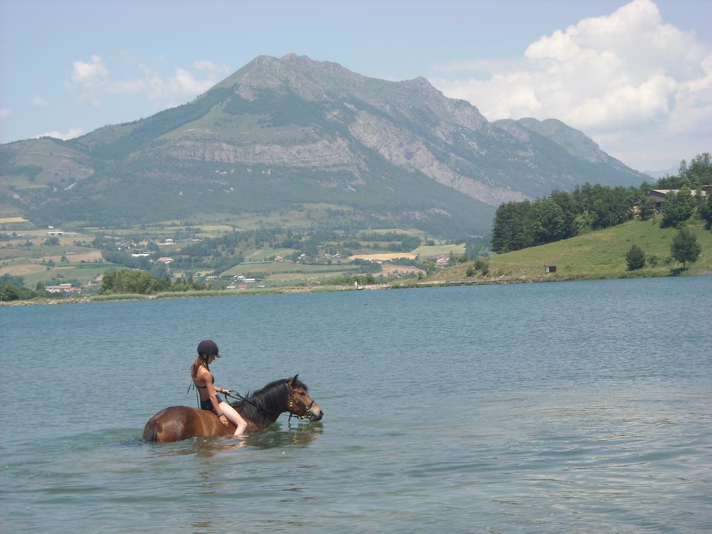 Camping La Motte Flottante La Freissinouse Exterior foto