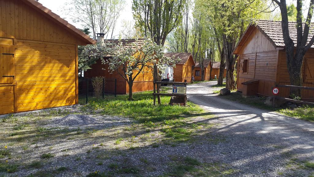 Camping La Motte Flottante La Freissinouse Exterior foto