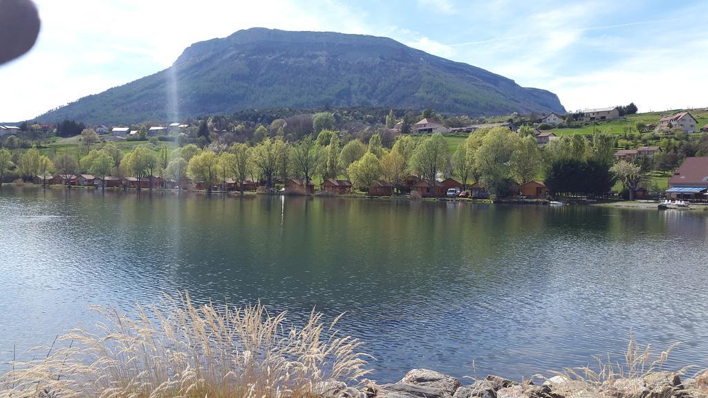 Camping La Motte Flottante La Freissinouse Exterior foto