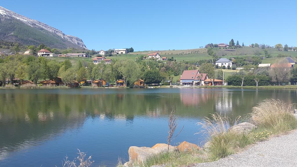 Camping La Motte Flottante La Freissinouse Exterior foto